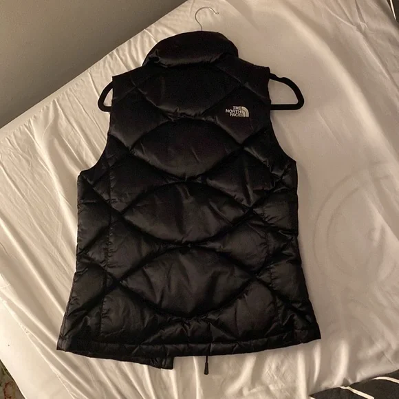 SOLD - Women's north face vest size small - Picture 5 of 5